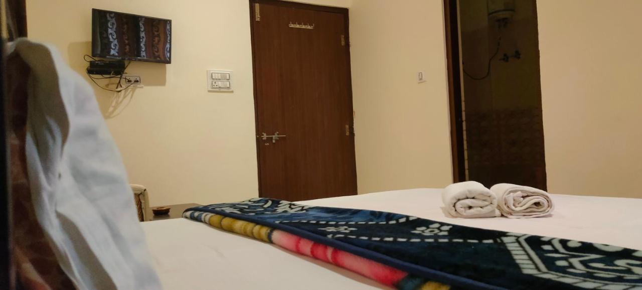 Hotel Galaxy Inn פושקאר מראה חיצוני תמונה